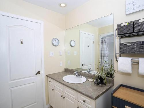 281 Caribou Crescent, Thunder Bay, ON - Indoor Photo Showing Bathroom