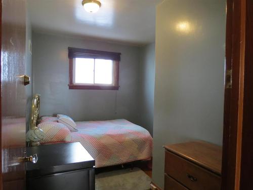 836 Simpson Street, Thunder Bay, ON - Indoor Photo Showing Bedroom