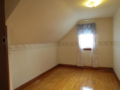 836 Simpson Street, Thunder Bay, ON - Indoor Photo Showing Other Room
