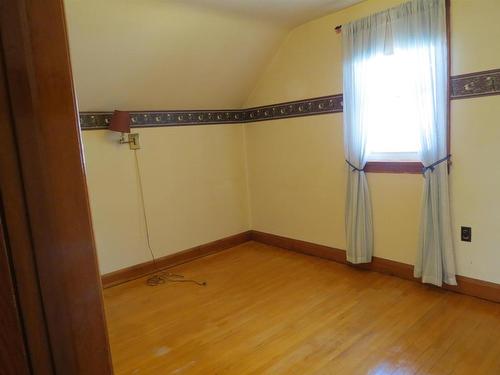 836 Simpson Street, Thunder Bay, ON - Indoor Photo Showing Other Room