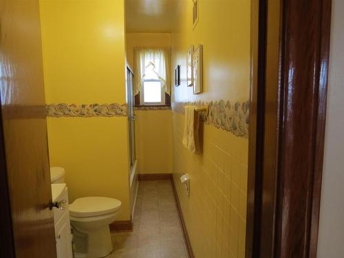 836 Simpson Street, Thunder Bay, ON - Indoor Photo Showing Bathroom