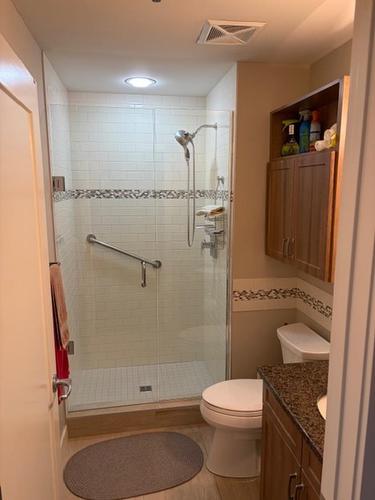 2103 2260 Sleeping Giant Parkway, Thunder Bay, ON - Indoor Photo Showing Bathroom