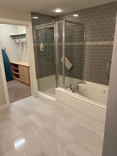 2103 2260 Sleeping Giant Parkway, Thunder Bay, ON - Indoor Photo Showing Bathroom