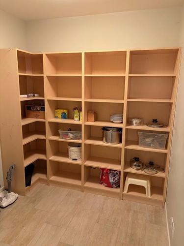 2103 2260 Sleeping Giant Parkway, Thunder Bay, ON - Indoor With Storage