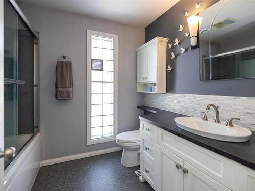 239 Dublin Avenue, Thunder Bay, ON - Indoor Photo Showing Bathroom