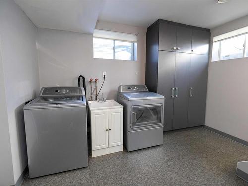 239 Dublin Avenue, Thunder Bay, ON - Indoor Photo Showing Laundry Room