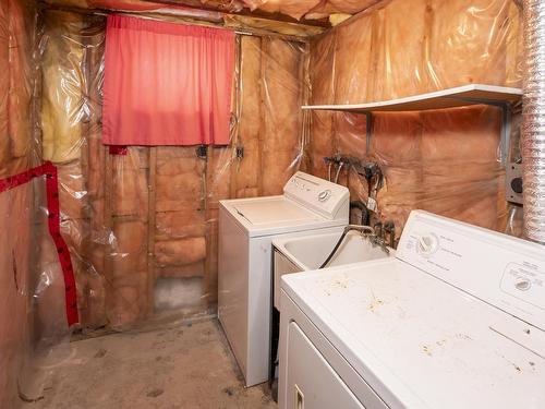 824 Finlayson Street, Thunder Bay, ON - Indoor Photo Showing Laundry Room