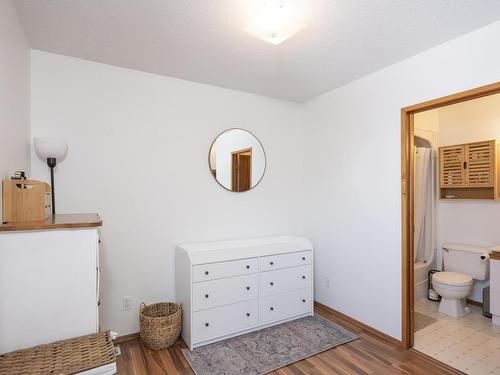 12 Stokes Street, Thunder Bay, ON - Indoor