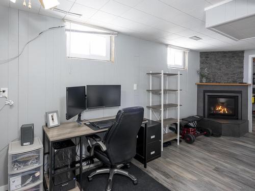 12 Stokes Street, Thunder Bay, ON - Indoor Photo Showing Office