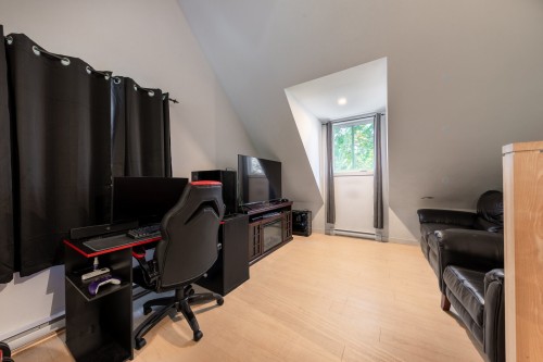 Salon - 633  - 637 Rue Philibert-Contant, Saint-Jean-Sur-Richelieu, QC - Indoor