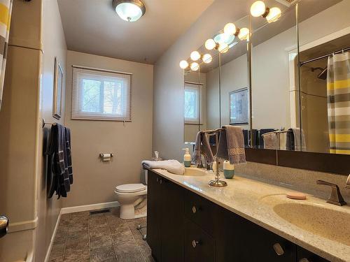 163 Fassina Street, Thunder Bay, ON - Indoor Photo Showing Bathroom