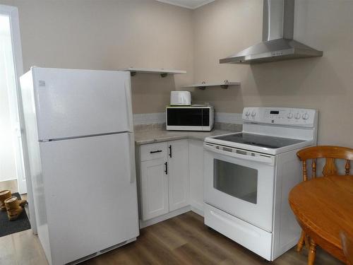 914 First St E, Geraldton, ON - Indoor Photo Showing Kitchen