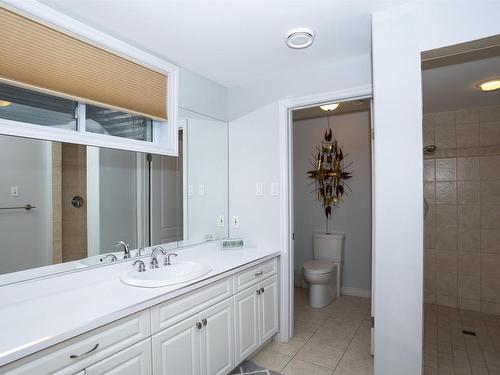 128 Wolverine Crescent, Thunder Bay, ON - Indoor Photo Showing Bathroom