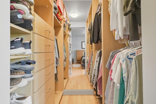 Penderie (Walk-in) - 133 Rue Des Monts, Saint-Sauveur, QC - Indoor With Storage