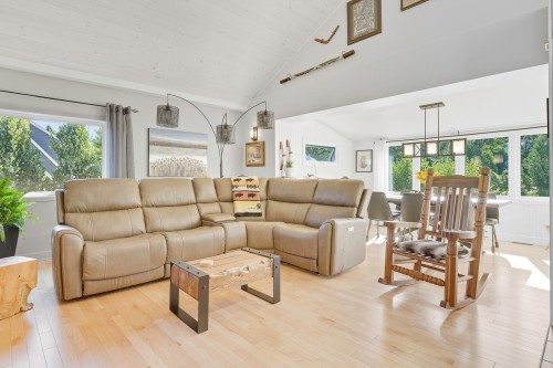 Salon - 133 Rue Des Monts, Saint-Sauveur, QC - Indoor Photo Showing Living Room