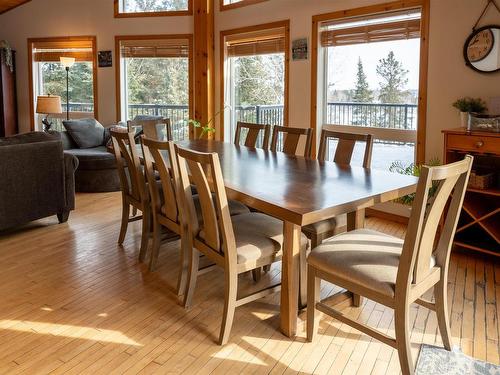 220D Phantom Drive, Kenora, ON - Indoor Photo Showing Dining Room