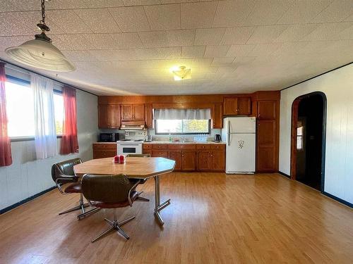 43 Stevens Avenue, Marathon, ON - Indoor Photo Showing Kitchen