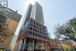 402 - 81 WELLESLEY STREET E  Toronto, ON M4Y 0C5