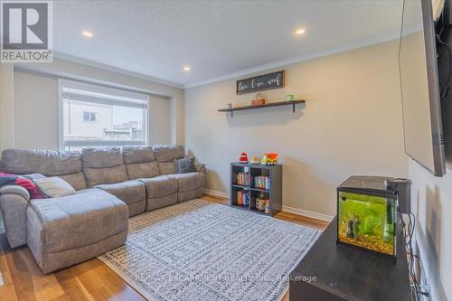 4 Ruthven Crescent, New Tecumseth, ON - Indoor Photo Showing Living Room
