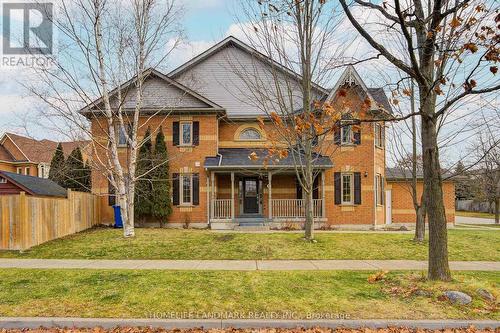 223 DEERGLEN TERRACE  Aurora, ON L4G 6Y5