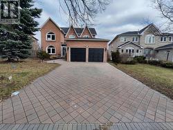 15 MARY ELIZABETH CRESCENT  Markham, ON L3R 9M2