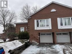 82 JUDITH CRESCENT  Brampton, ON L6S 3J4