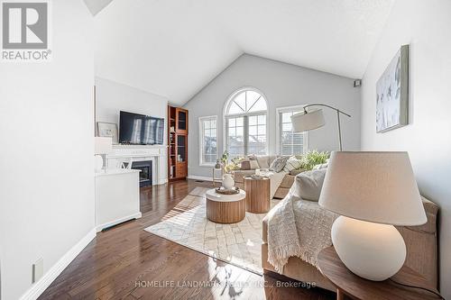 5303 Russell View Road, Mississauga, ON - Indoor Photo Showing Living Room With Fireplace
