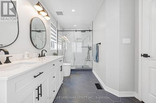 5303 Russell View Road, Mississauga, ON - Indoor Photo Showing Bathroom