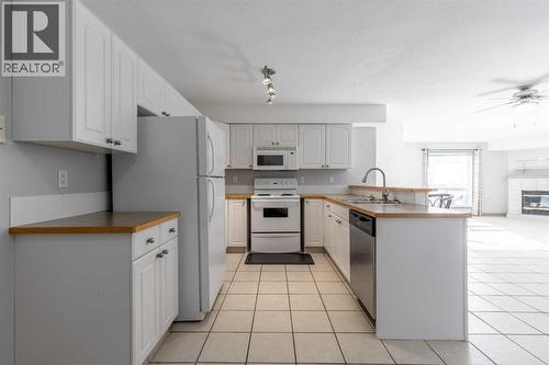 314, 23 Chilcotin Lane W, Lethbridge, AB - Indoor Photo Showing Kitchen