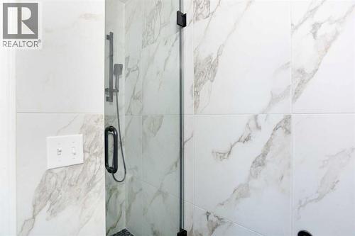 138 Saddlecrest Way Ne, Calgary, AB - Indoor Photo Showing Bathroom