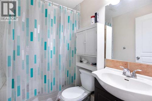 138 Saddlecrest Way Ne, Calgary, AB - Indoor Photo Showing Bathroom