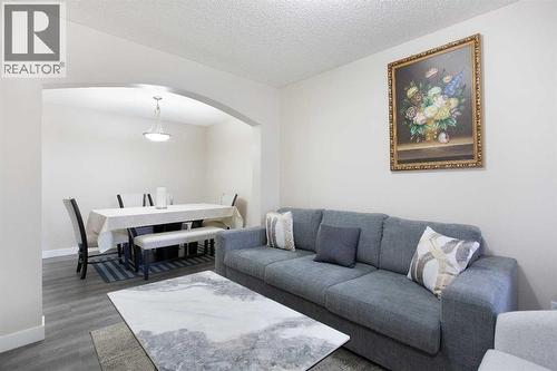 138 Saddlecrest Way Ne, Calgary, AB - Indoor Photo Showing Living Room