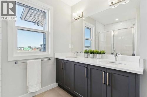 438 South Shore Drive, Chestermere, AB - Indoor Photo Showing Bathroom