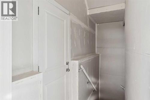 438 South Shore Drive, Chestermere, AB - Indoor