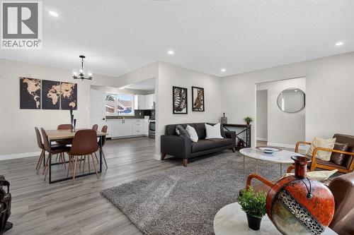 203 Lynnover Place Se, Calgary, AB - Indoor Photo Showing Living Room