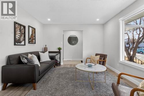 203 Lynnover Place Se, Calgary, AB - Indoor Photo Showing Other Room