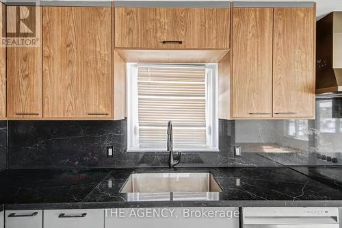 96 Meadowview Avenue, Markham, ON - Indoor Photo Showing Kitchen