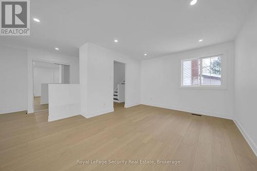 3370 Rhonda Valley, Mississauga, ON - Indoor Photo Showing Other Room