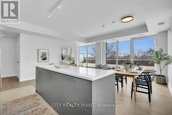 1001 - 664 SPADINA AVENUE  Toronto, ON M5S 2H7