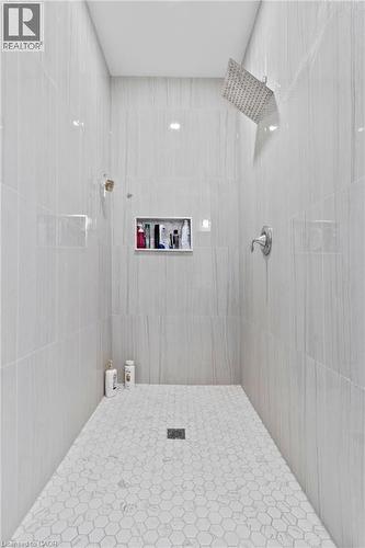 Full bathroom featuring tiled shower - 24 Tamarack Way, Simcoe, ON - Indoor
