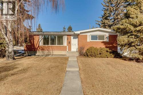 732 Seymour Avenue SW  Calgary, AB T2W 0N4
