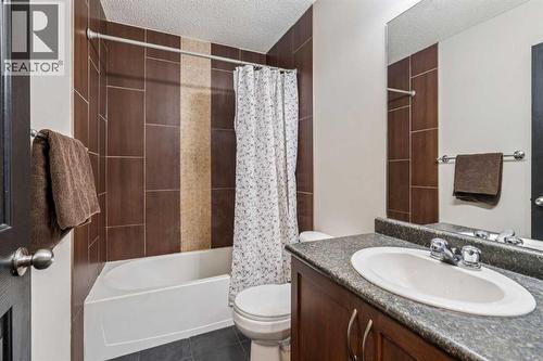 110 Eversyde Common Sw, Calgary, AB - Indoor Photo Showing Bathroom