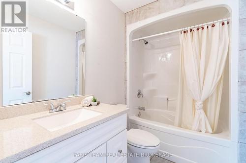 360 Concession Road 6 E, Tiny, ON - Indoor Photo Showing Bathroom