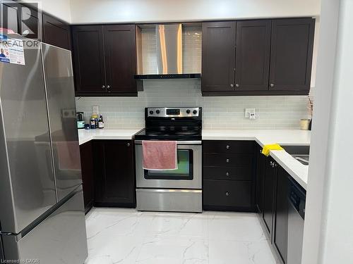 522 Banffshire Crescent, Kitchener, ON - Indoor Photo Showing Kitchen With Stainless Steel Kitchen