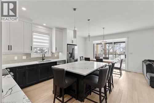 3709 Ryan Avenue, Fort Erie, ON - Indoor Photo Showing Kitchen With Upgraded Kitchen