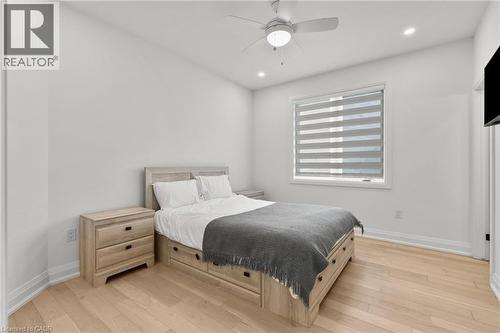 3709 Ryan Avenue, Fort Erie, ON - Indoor Photo Showing Bedroom