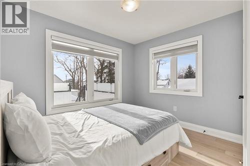 3709 Ryan Avenue, Fort Erie, ON - Indoor Photo Showing Bedroom