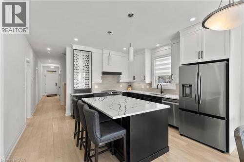 3709 Ryan Avenue, Fort Erie, ON - Indoor Photo Showing Kitchen With Upgraded Kitchen