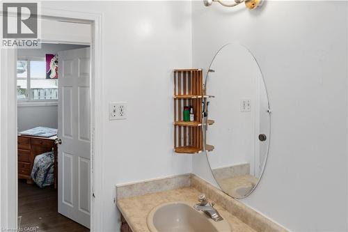 52 Ruby Street, Kitchener, ON - Indoor Photo Showing Bathroom