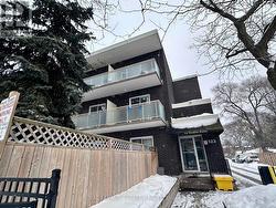 309 - 123 WOODBINE AVENUE  Toronto, ON M4L 3V8